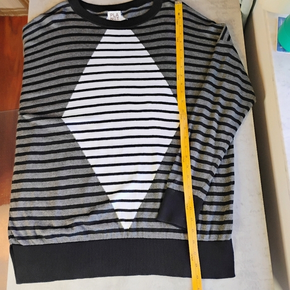 PLANET by Lauren G Sweater Gray Black White Ribbed Hem Stripes One Size - Picture 10 of 12